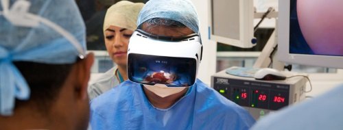 Las aplicaciones de la Realidad Virtual en medicina son numerosas y van desde el tratamiento de fobias hasta el entrenamiento de procedimientos complicados.